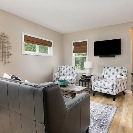 2Min Walk Downtown-Pet Friendly-Offstreet Parking Villa Саугатук Екстериор снимка