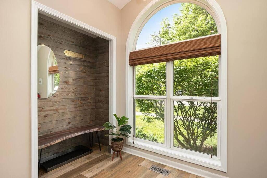2Min Walk Downtown-Pet Friendly-Offstreet Parking Villa Саугатук Екстериор снимка